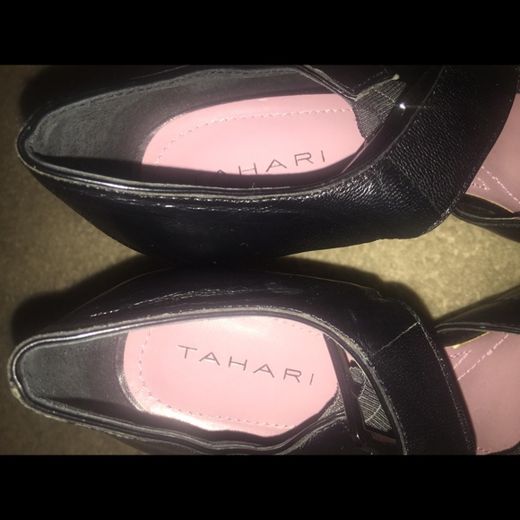 Tahari black peep toe strap heels - Picture 4 of 4
